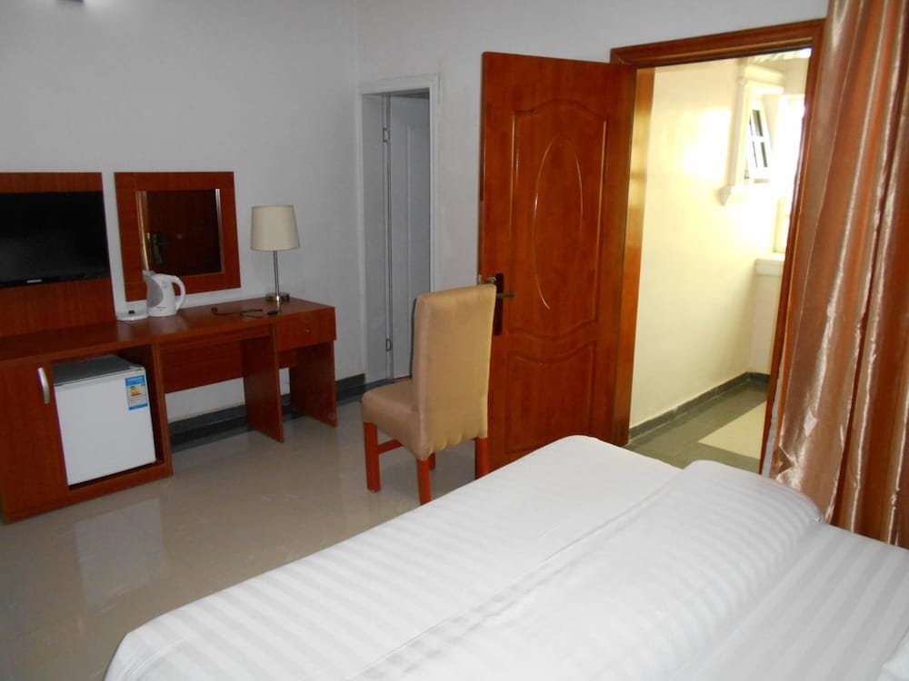 Kifina Emerald Hotel 7/24