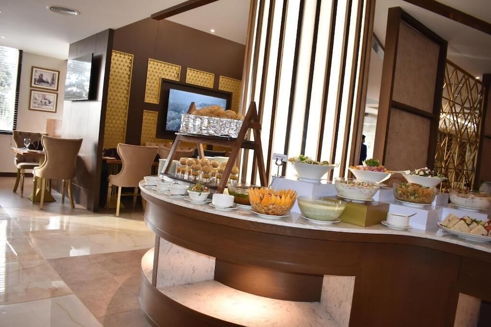 Best Western Plus Grand Hotel Multan 53/61