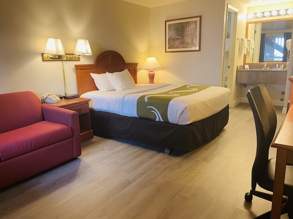 Americas Best Value Inn Sandpoint 22/49