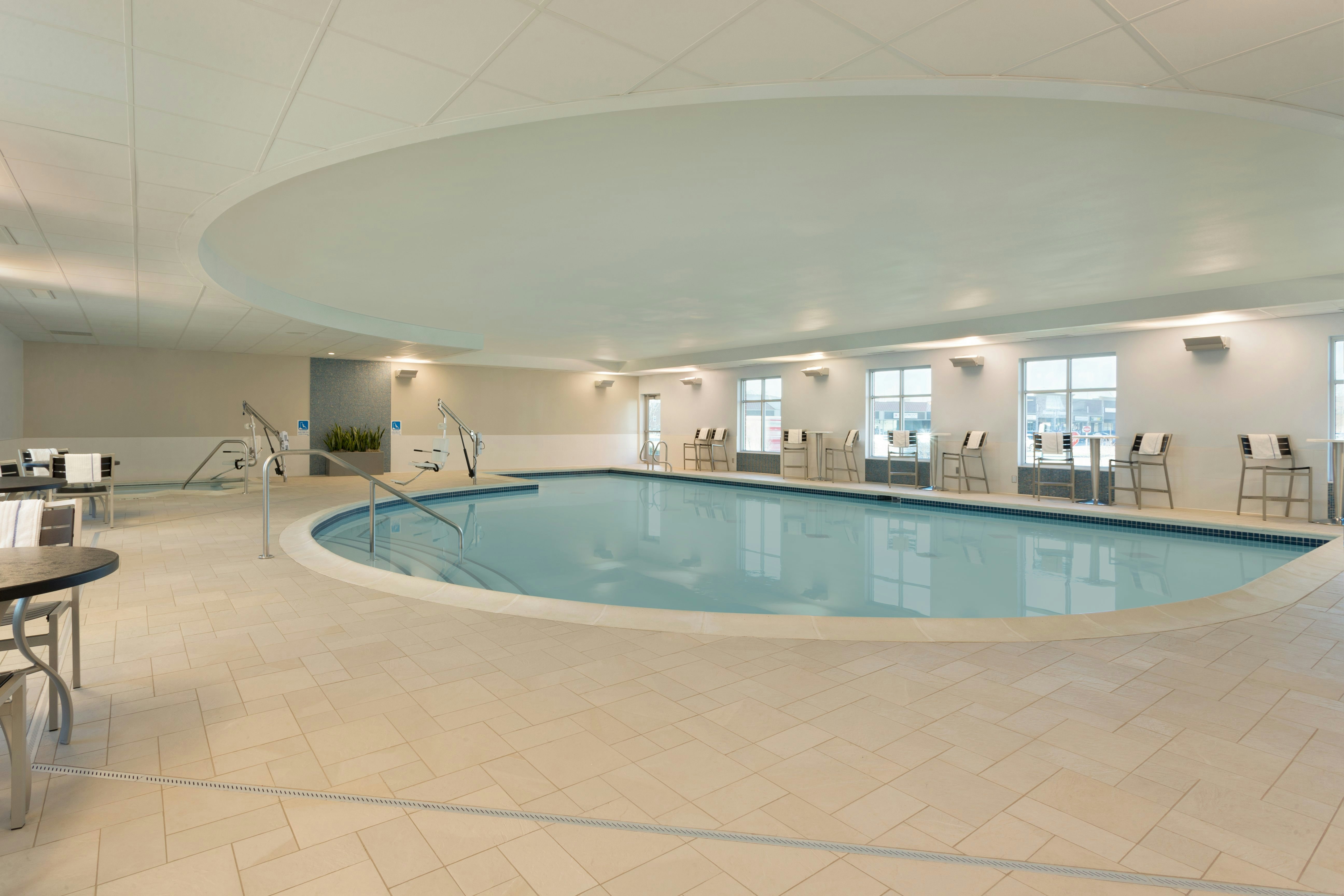 Hampton Inn Suites Rosemont Chicago O Hare 16/46