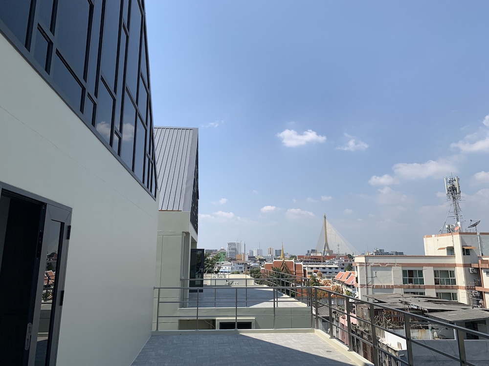 Thana Wisut Hotel 43/49
