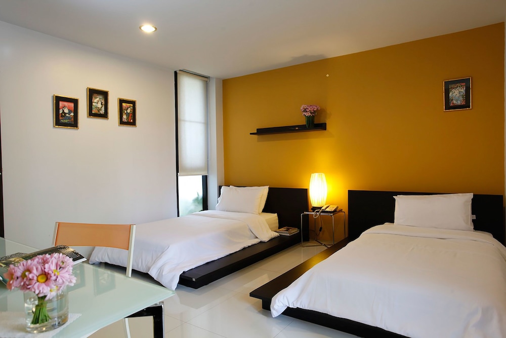 DELUXE, DOUBLE BED