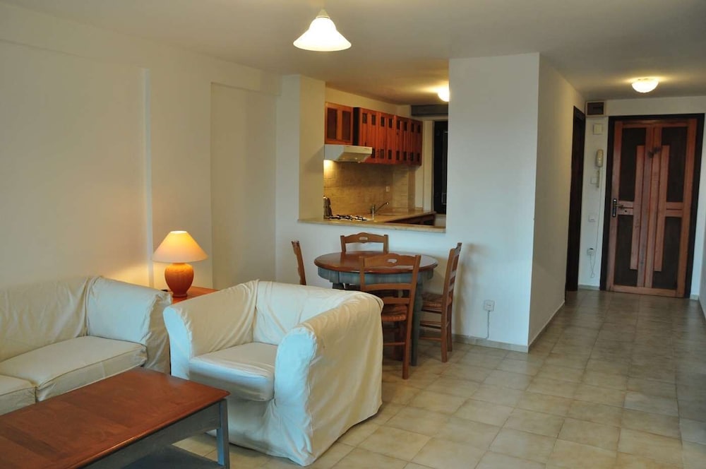 Palm Court Suites 24/48