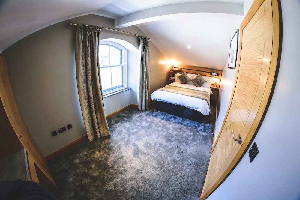 Mono Suites 10/30