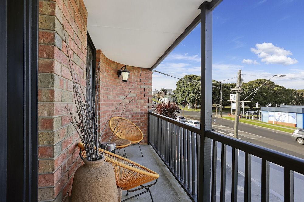 Tudor Motor Inn 27/33