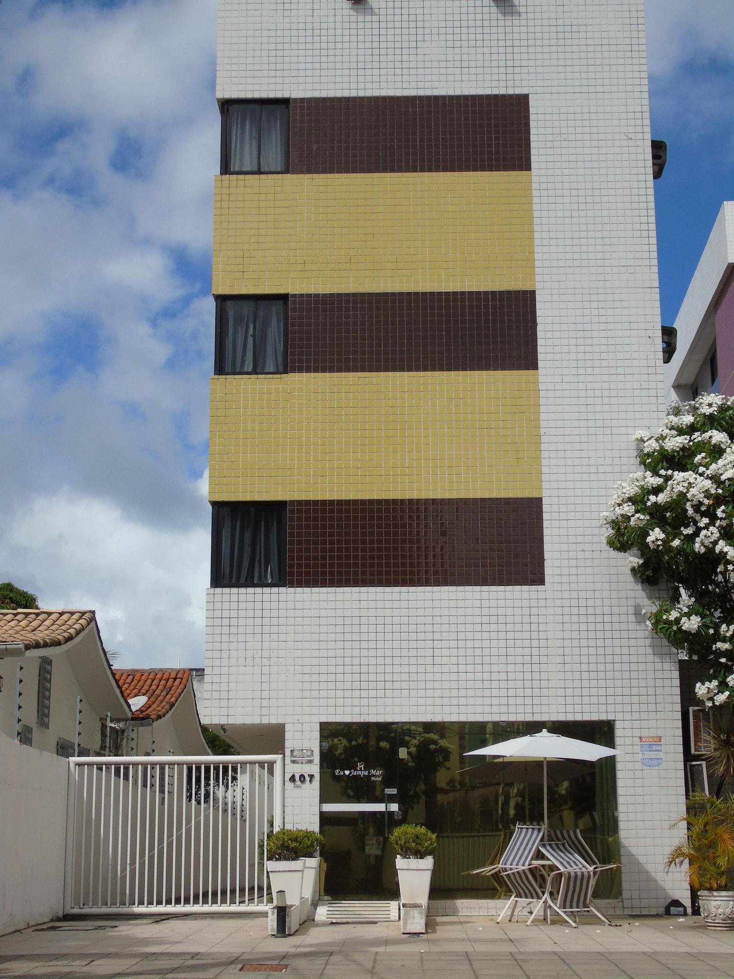 Blue Hotel 2/42