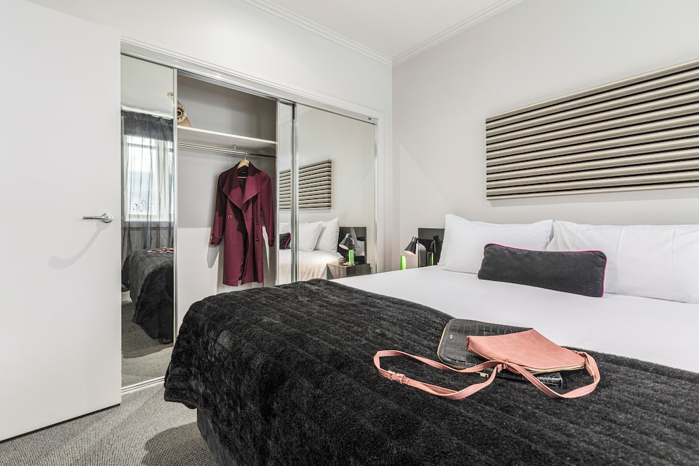 Punthill Flinders Lane 24/64