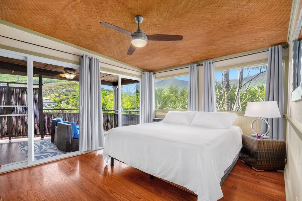 1 BEDROOM, SUITE, MOUNTAIN VIEW, KITCHENETTE