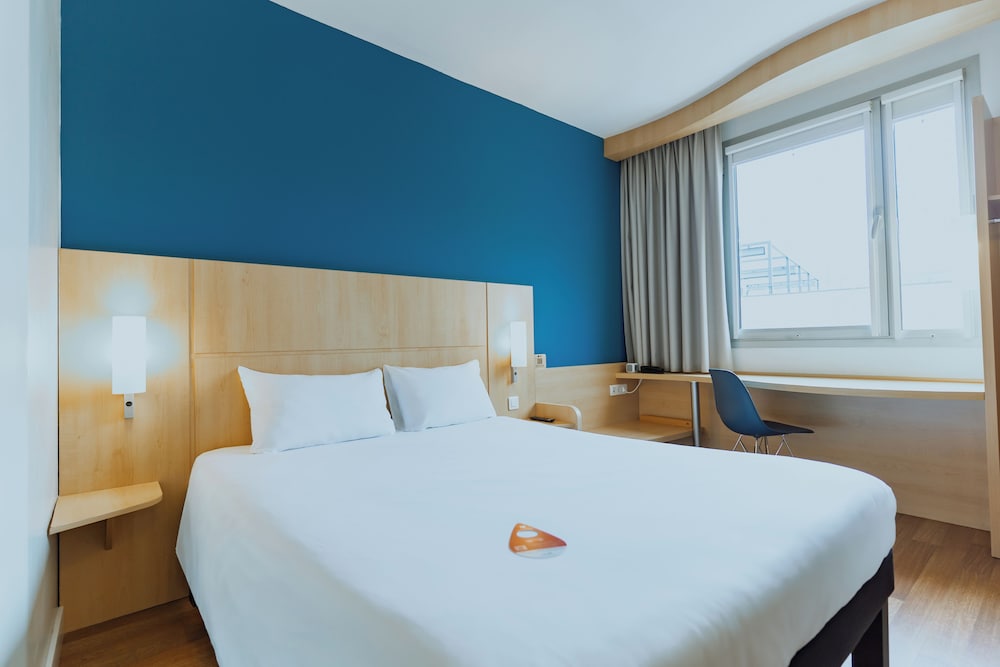 Ibis Barcelona Plaza Glories 22 24/75