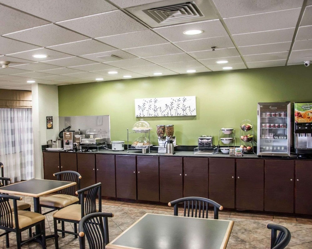 Sleep Inn & Suites Pineville - Alexandria 49/65