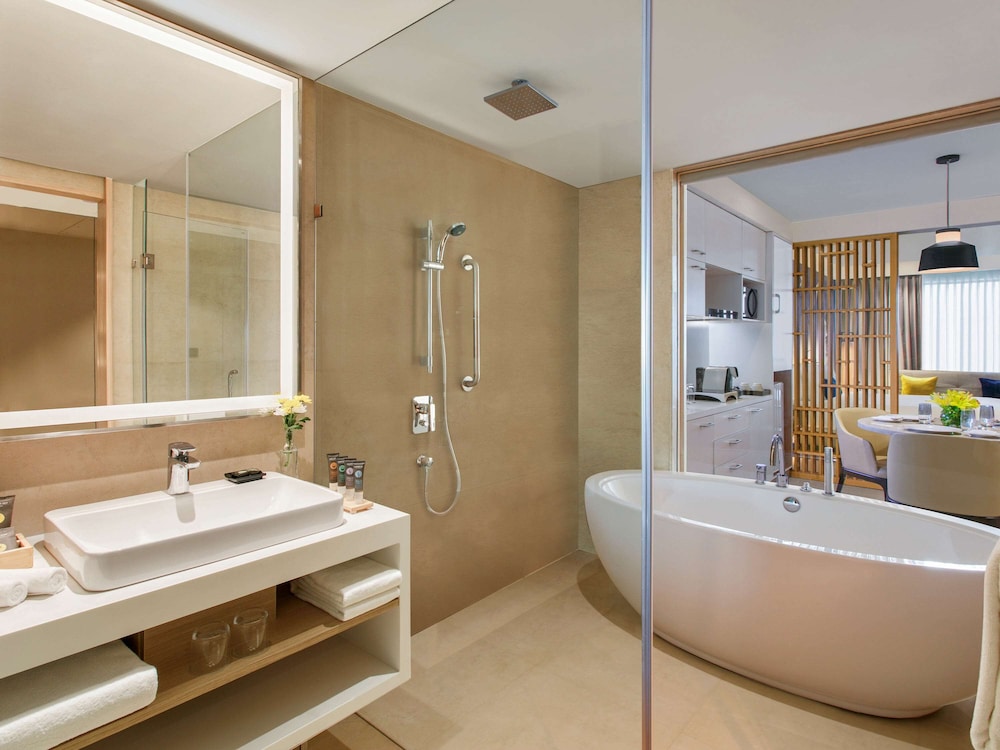 Novotel Ahmedabad 9/71