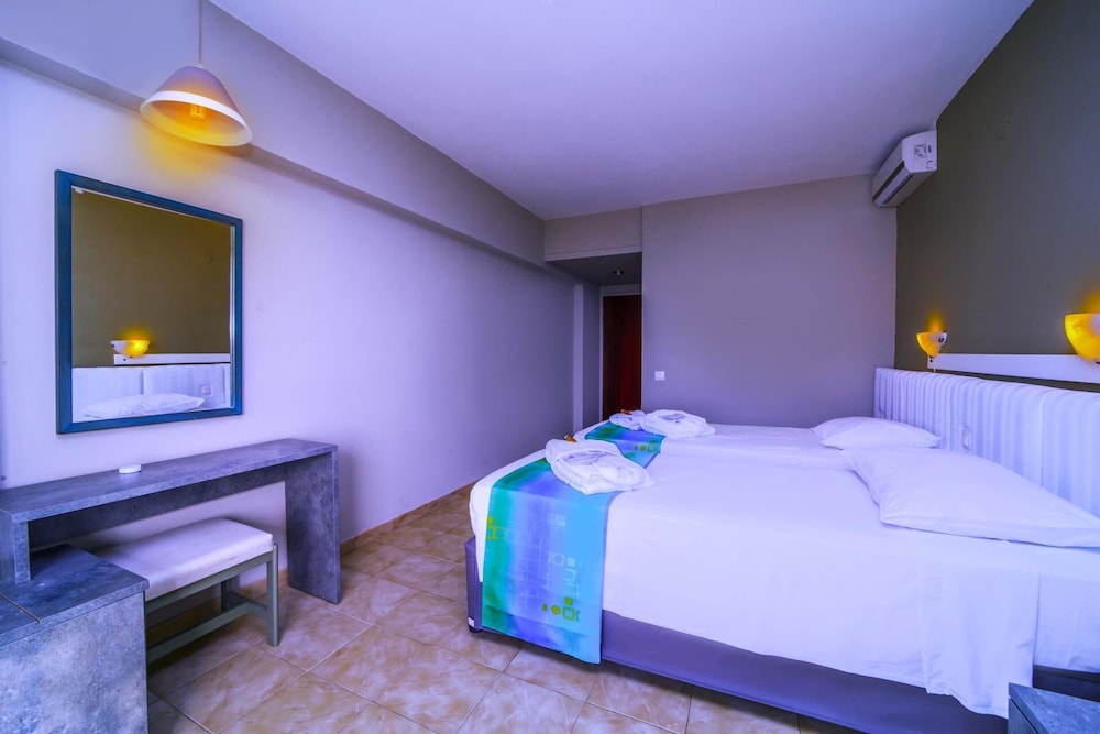 Lito Hotel 32/66