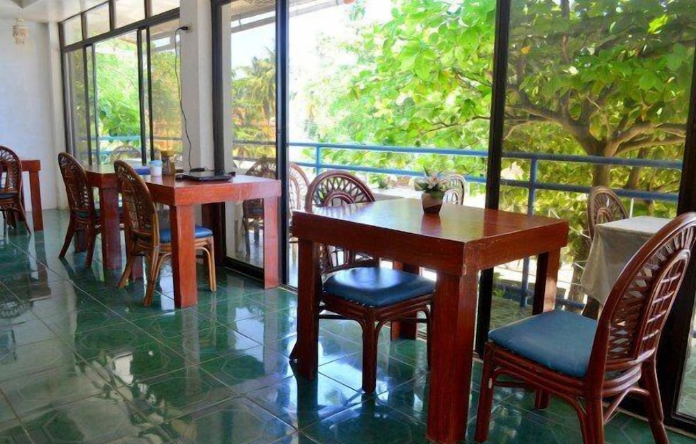 BLUE CORALS BEACH RESORT 46/66