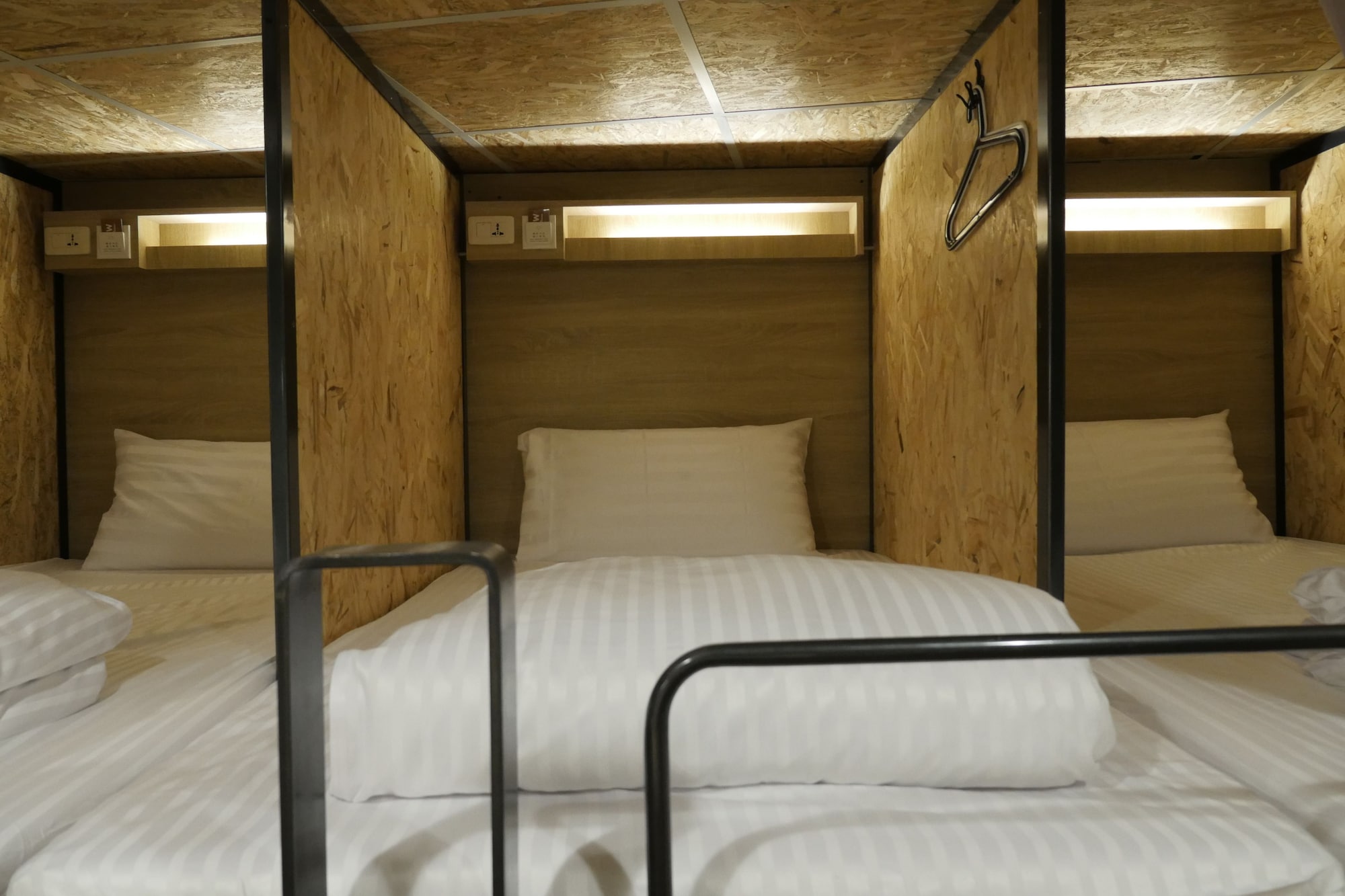 Mixed Dorm, Multiple Beds