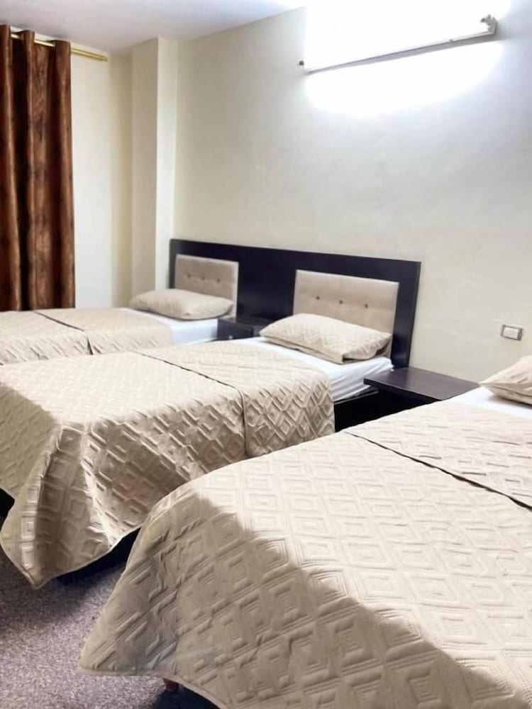 Asia Hotel 13/50