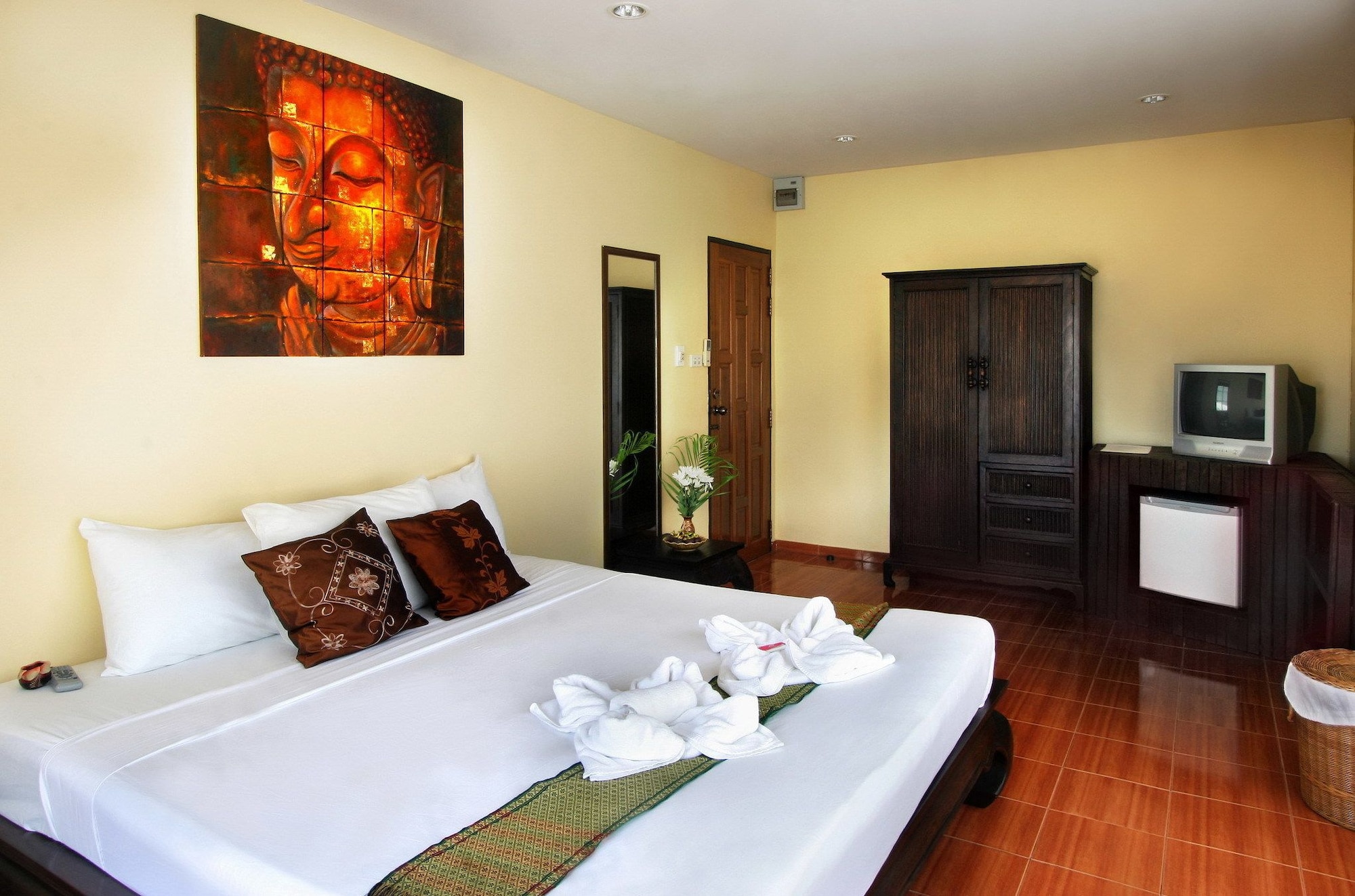 DELUXE, DOUBLE BED