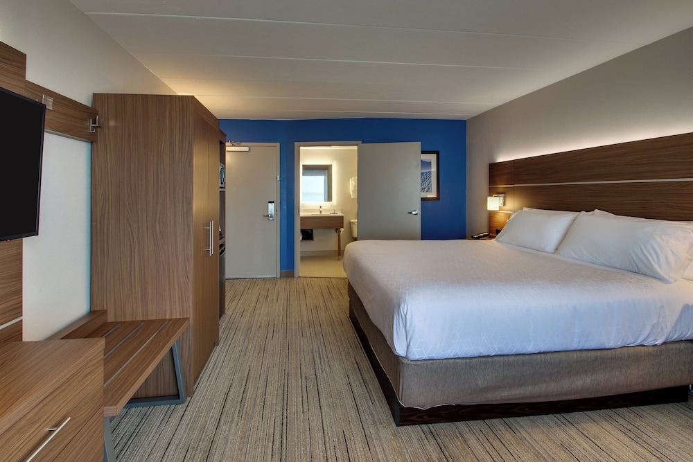 Standard, King Bed, Bay View