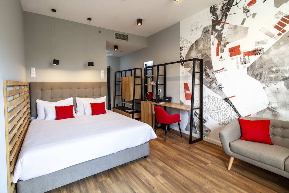 SUPERIOR, DOUBLE BED