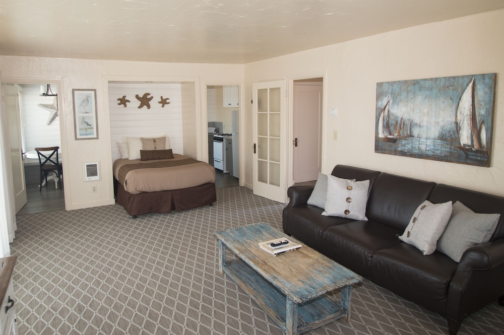 Capitola Venetian Hotel 38/60