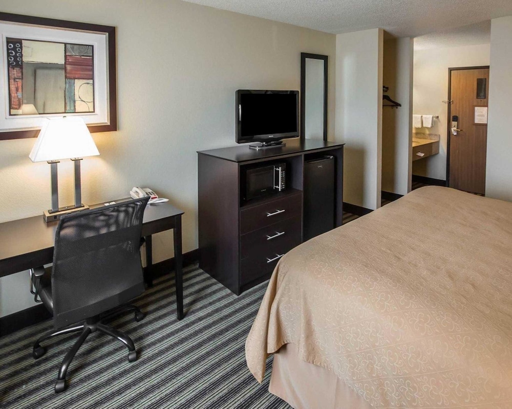 Quality Inn Chesterton near Indiana Dunes National Park I 94 14/41