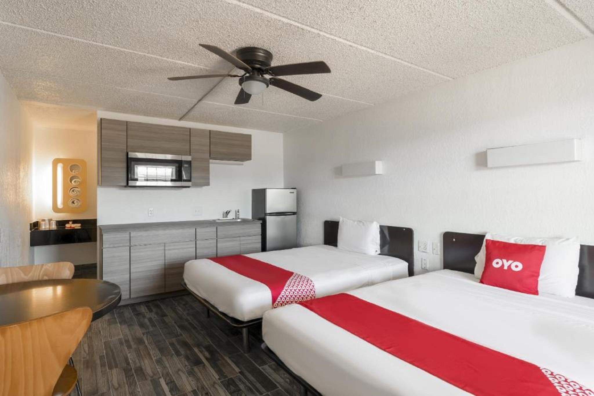Room at OYO Hotel Houston Katy Freeway, HOUSTON - TX