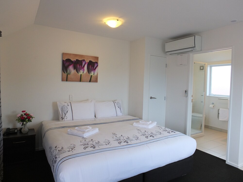 DELUXE, STUDIO, KING BED