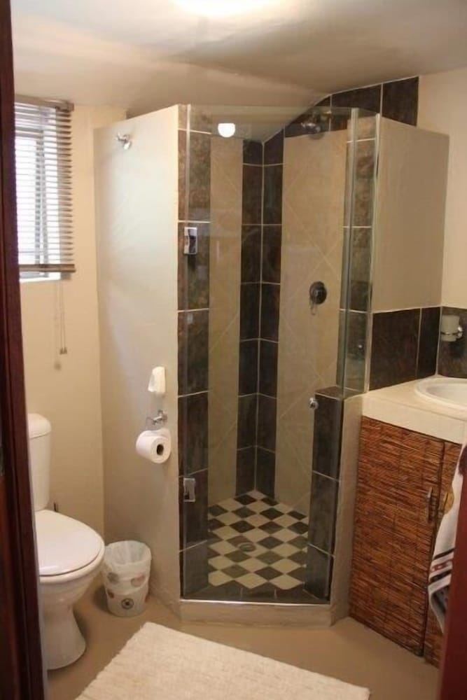 Glenda S Guest Suites 47/50
