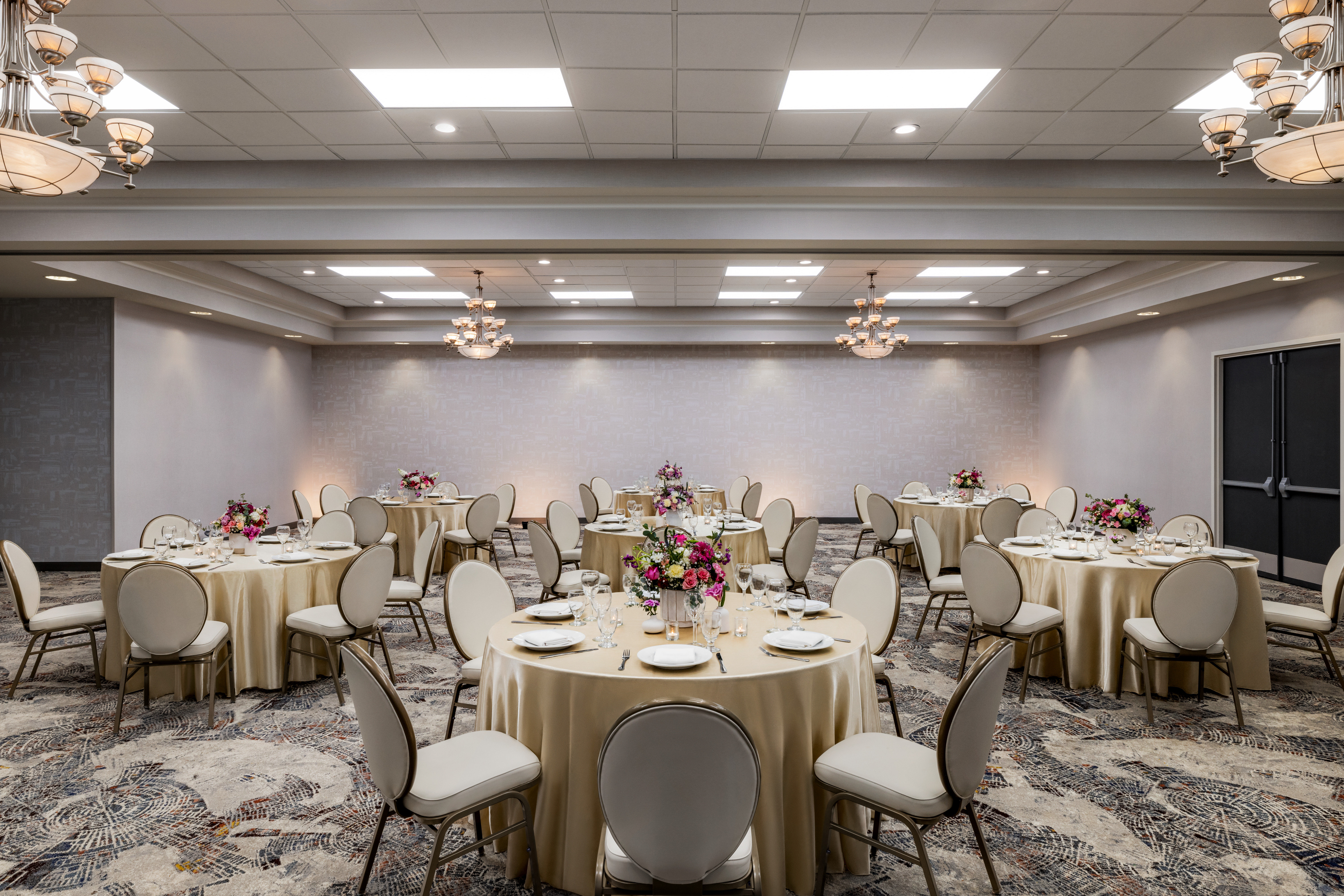 Crowne Plaza Auburn Hills 66/73