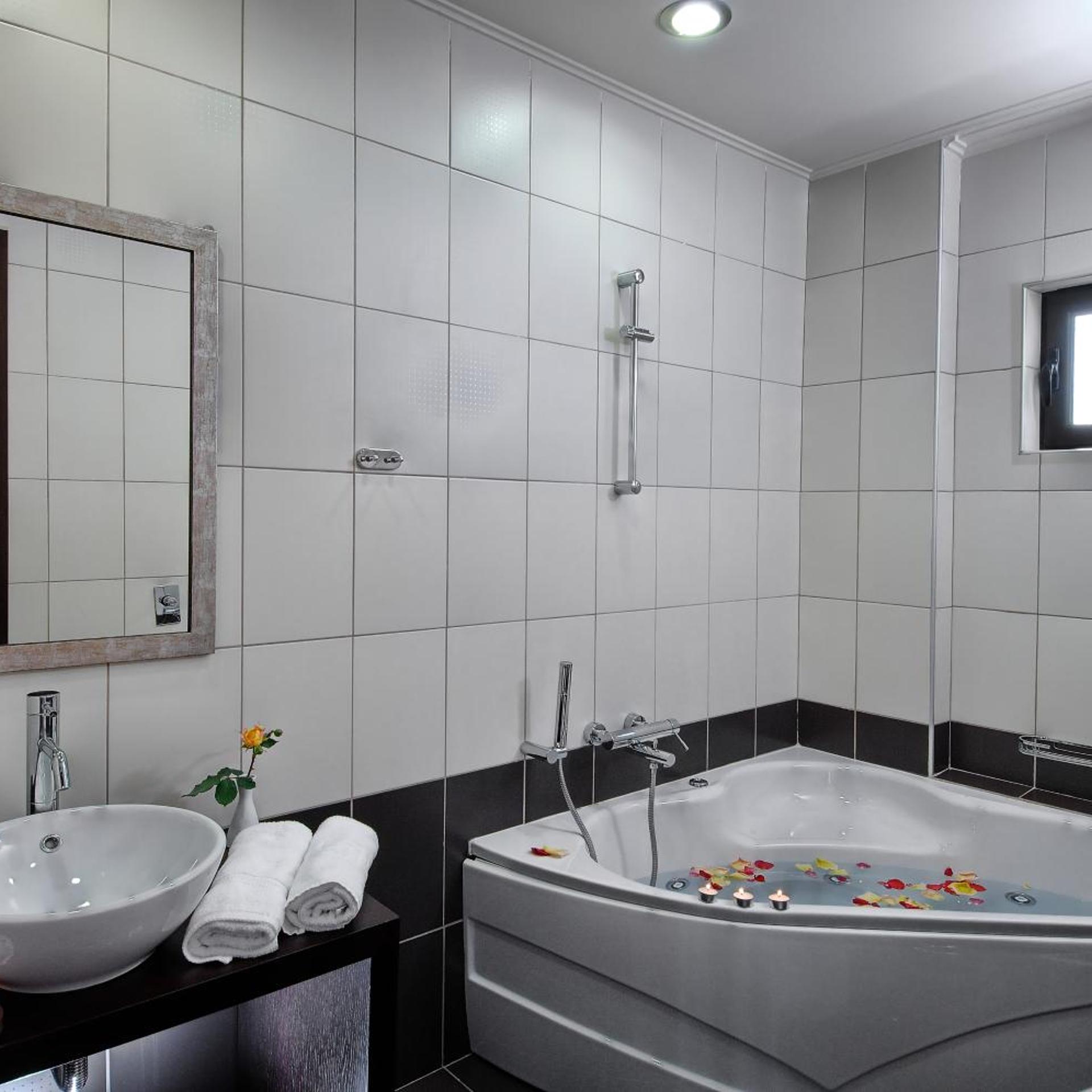 Deluxe, Suite, Hot Tub