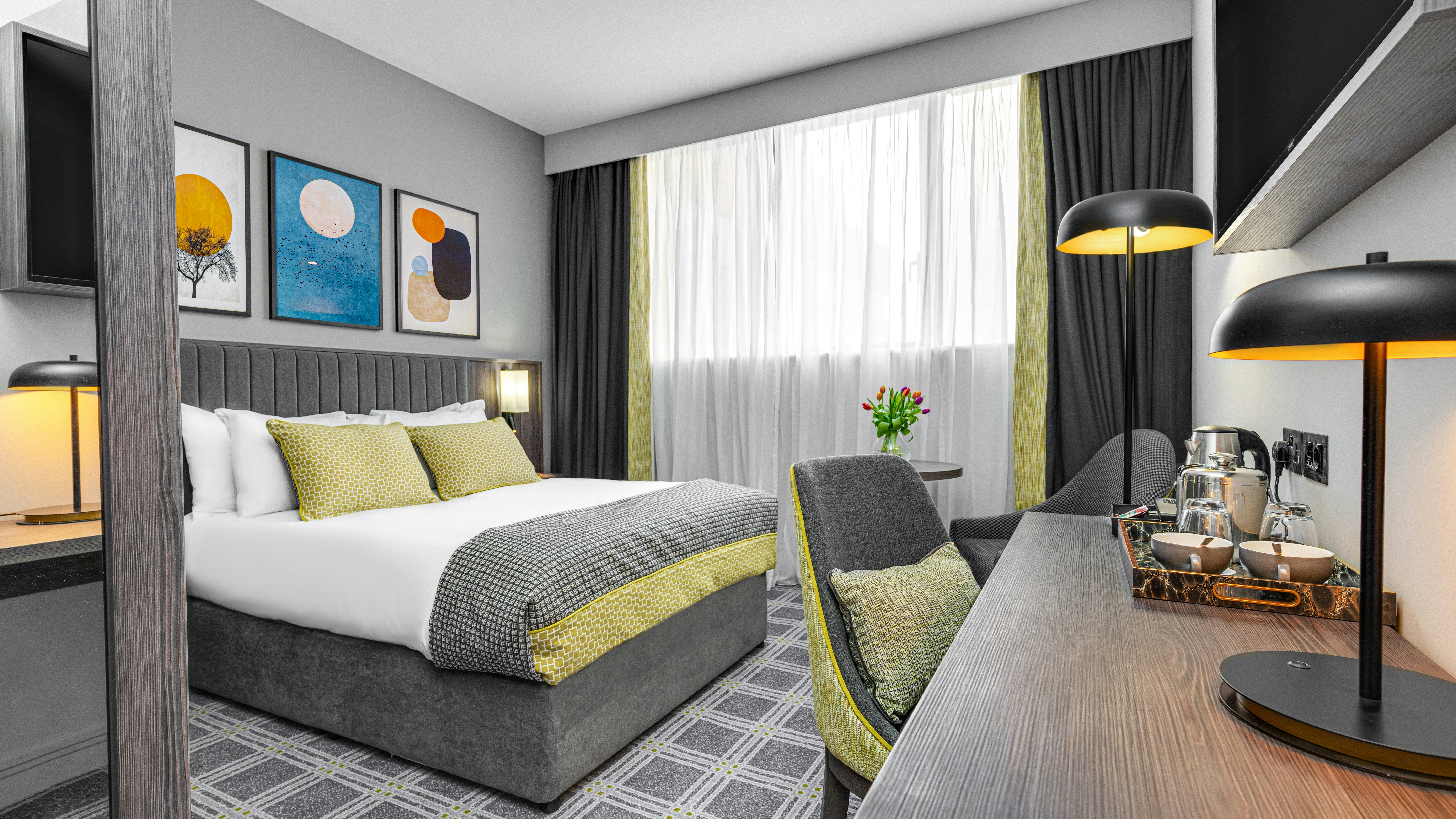 ROOM, DOUBLE BED