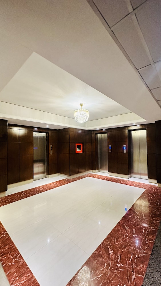 Hotel The Capital 33/50
