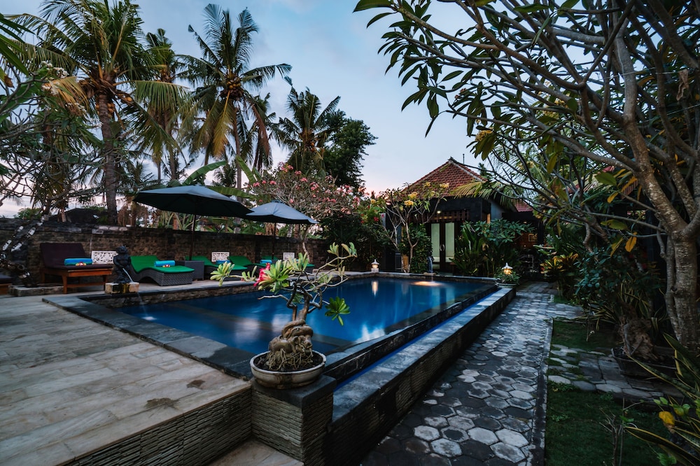 D And B Bungalow 60/67