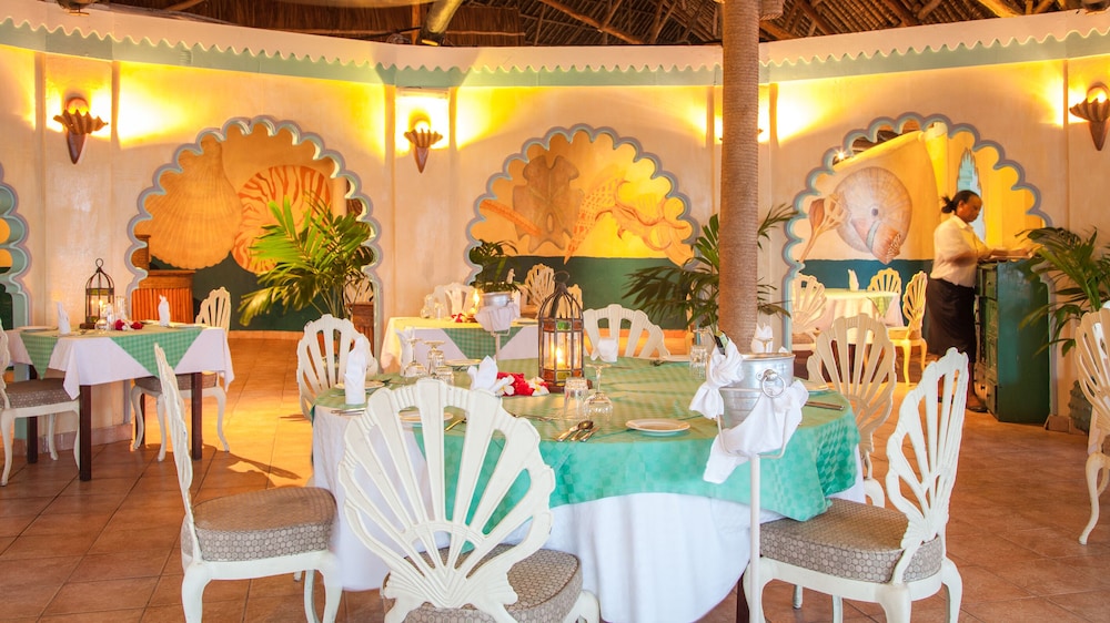 Turtle Bay Beach Club 13/40