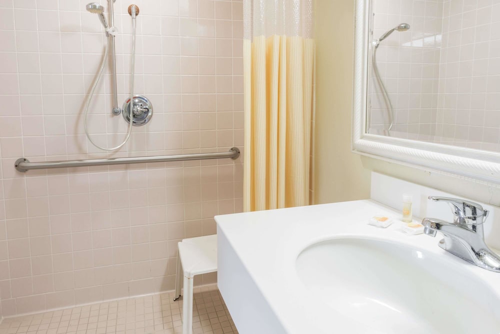 Quality Inn & Suites Altamonte Springs Orlando-North 9/41