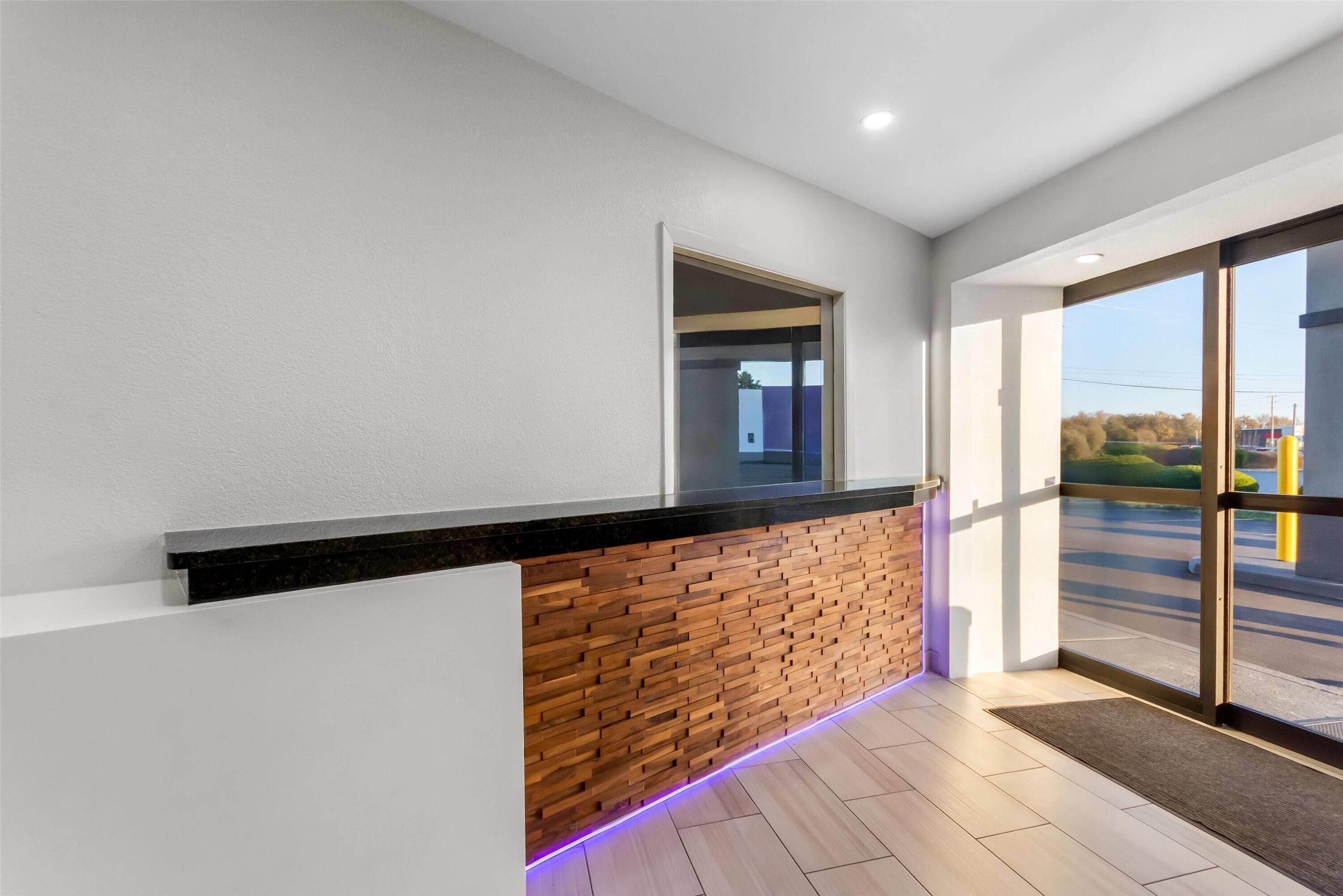 Days Inn By Wyndham Indianapolis East Post Road 18/54