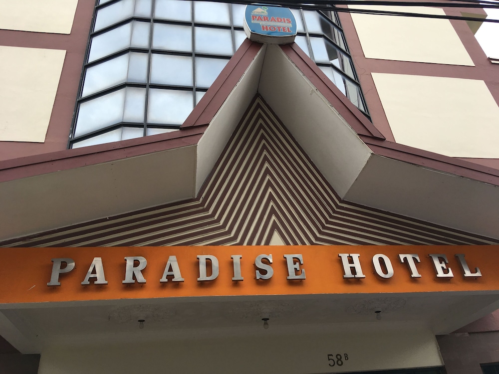Paradise Hotel 1/39