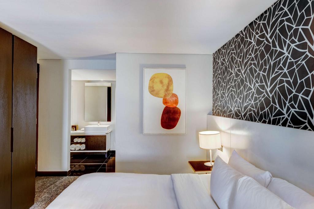 4 Bedrooms, Royal, Suite, King Bed, Lounge Access, Accessible