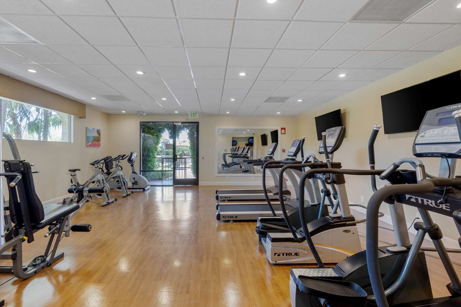Best Western Plus South Coast Inn 36/72