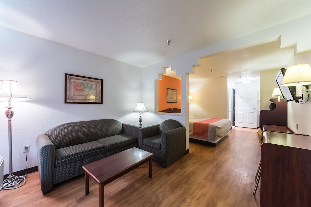 Quality Inn & Suites Junction, TX 21/30