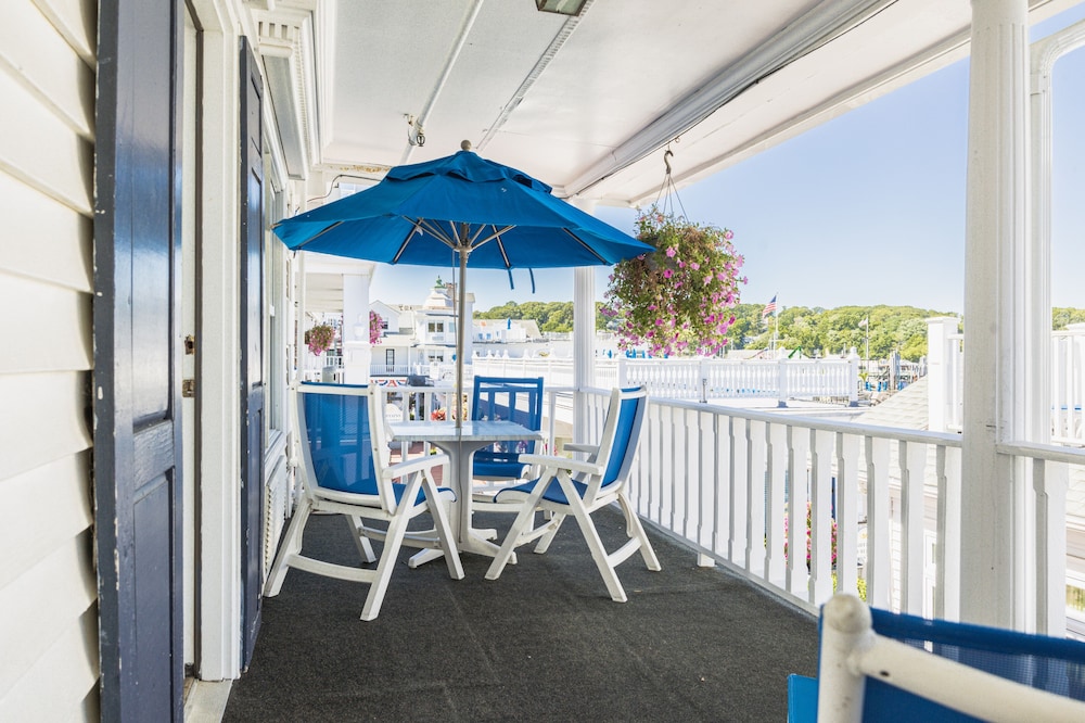 Danfords Hotel and Marina 33/69