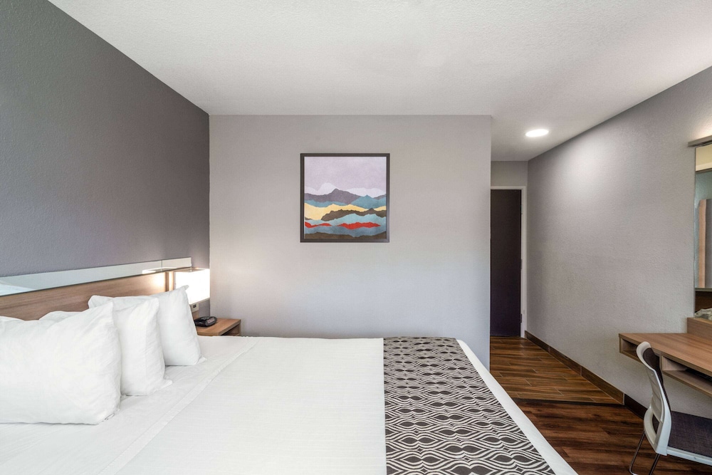 Microtel Inn And Suites Savannah Pooler 10/34