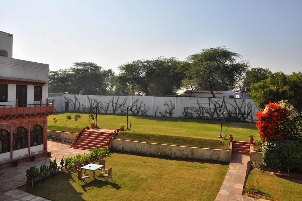 Amritara Chandra Mahal Haveli Bharatpur 7/50