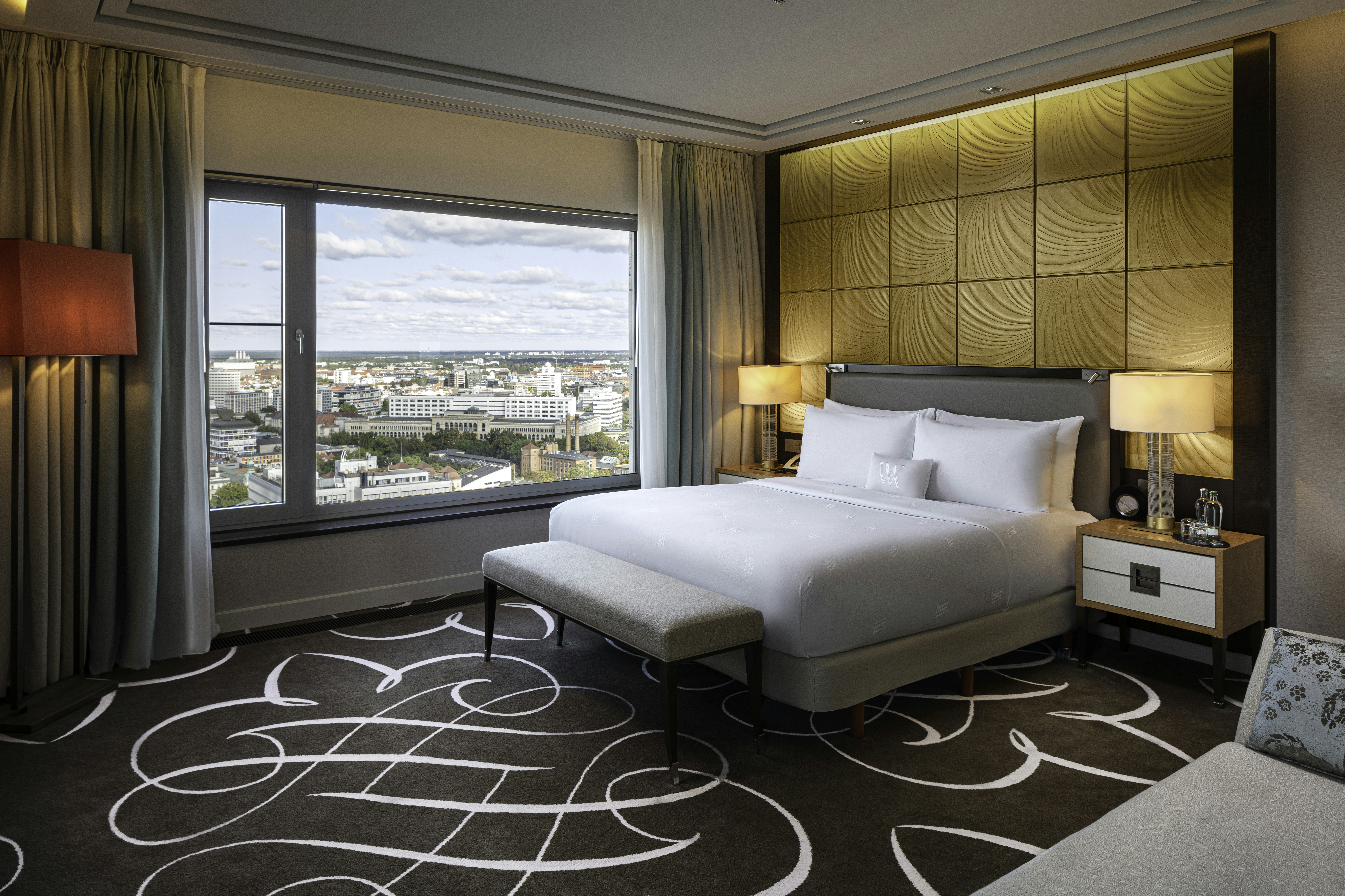 Suite, Grand Tower