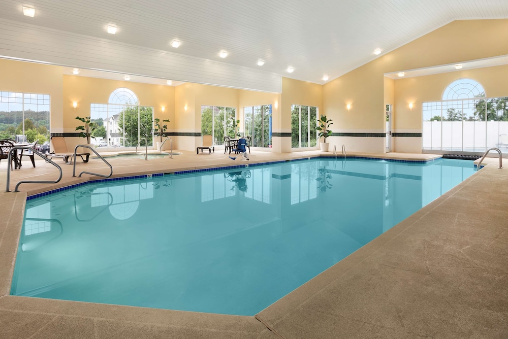 Country Inn and Suites By Radisson Beckley WV 3/65