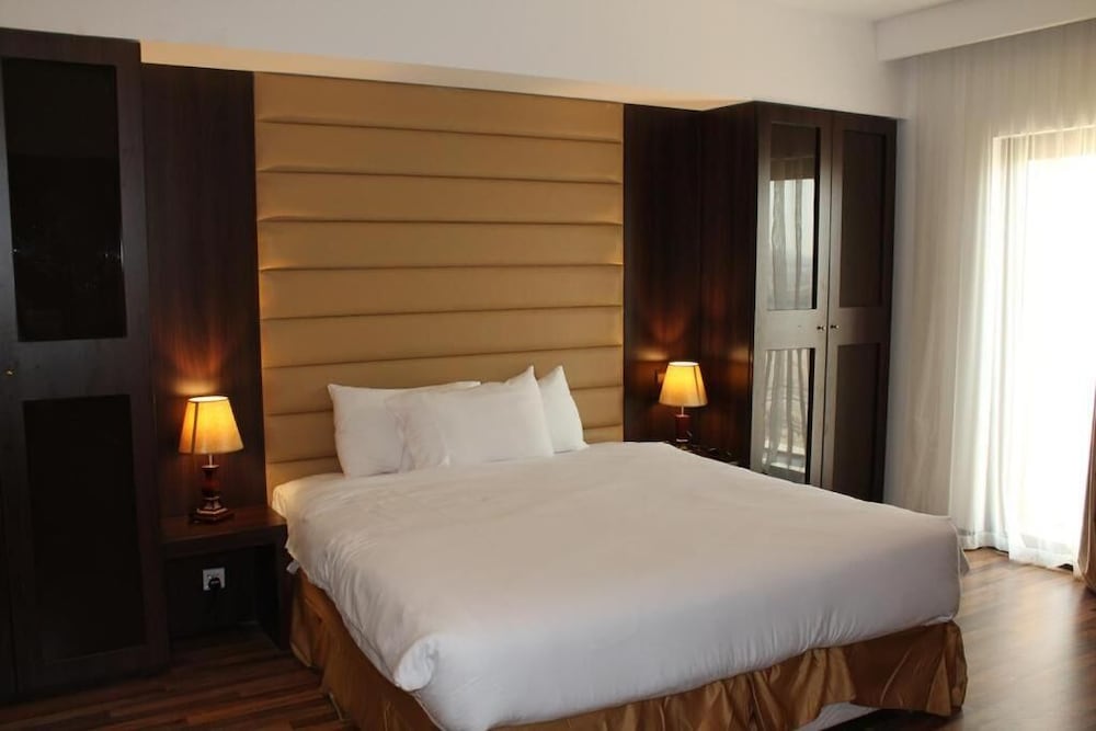 فندق جولدن توليب للأجنحة الفندقية(Golden Tulip Al Khobar Suite Hotel) 25/52