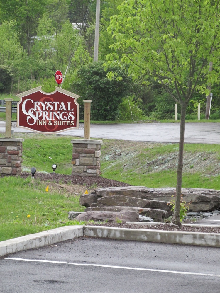 CRYSTAL SPRINGS INN AND SUITES 15/39
