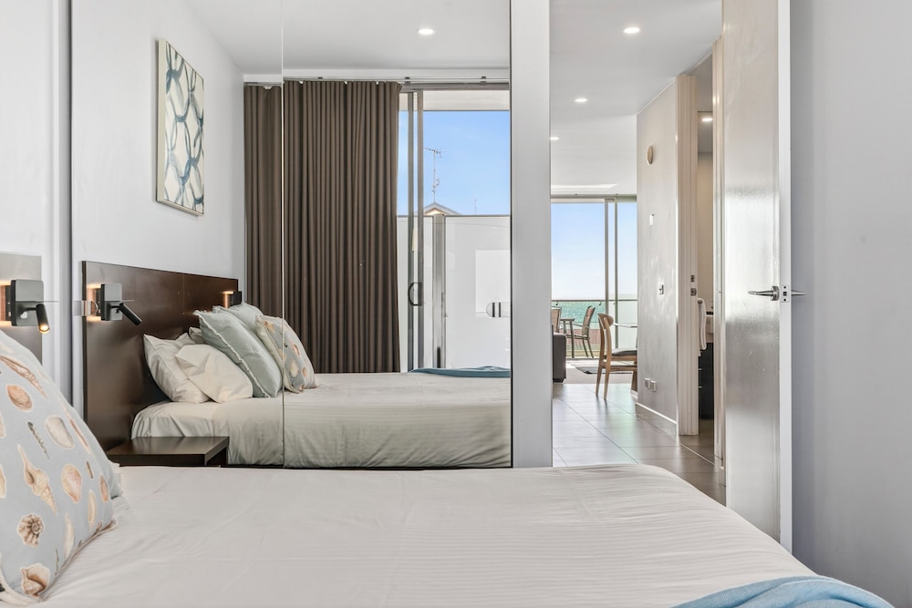 The Dolphin Apartments 21/69
