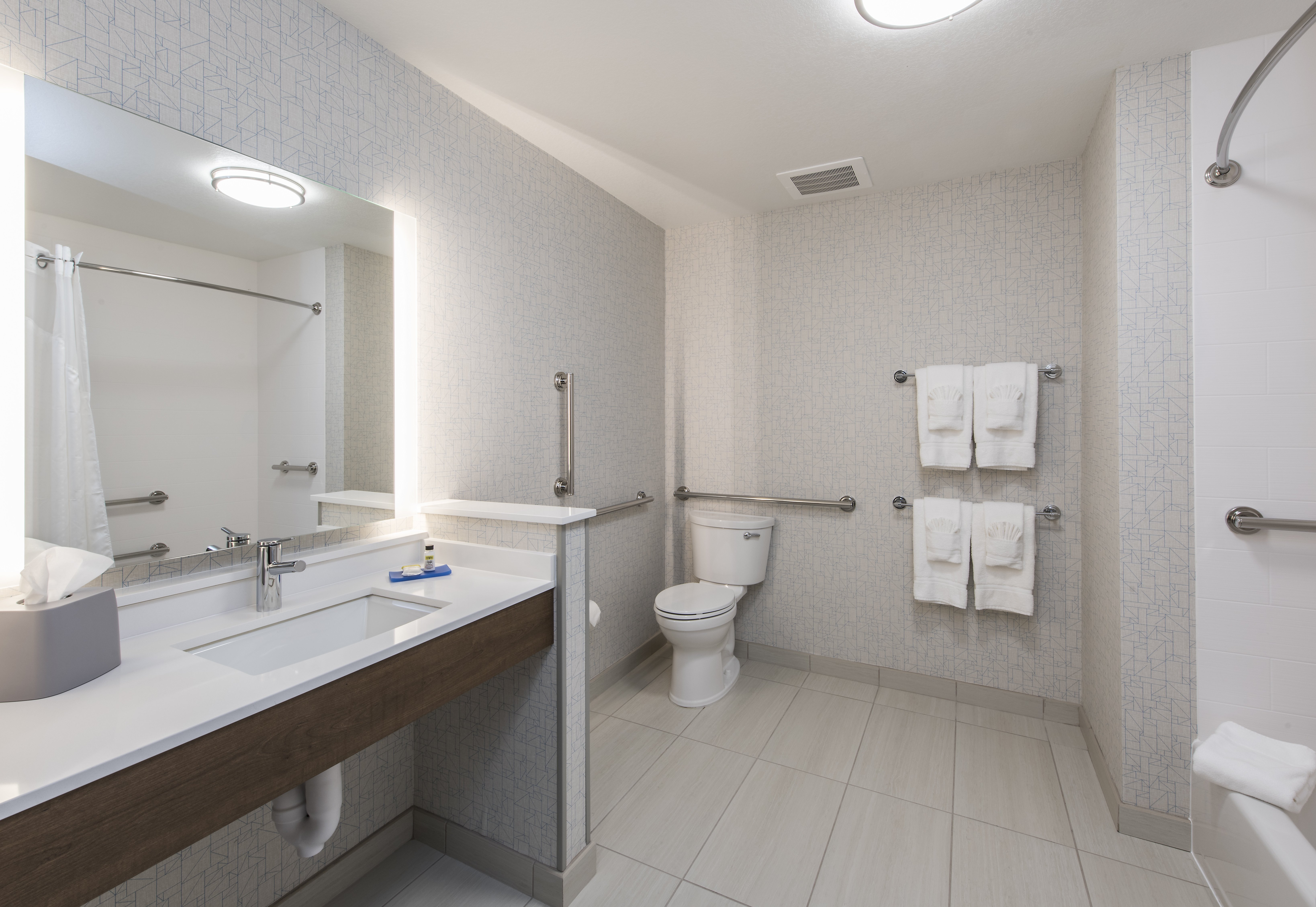 Holiday Inn Express and Suites Phoenix North Happy Valley an IHG Hotel 64/64