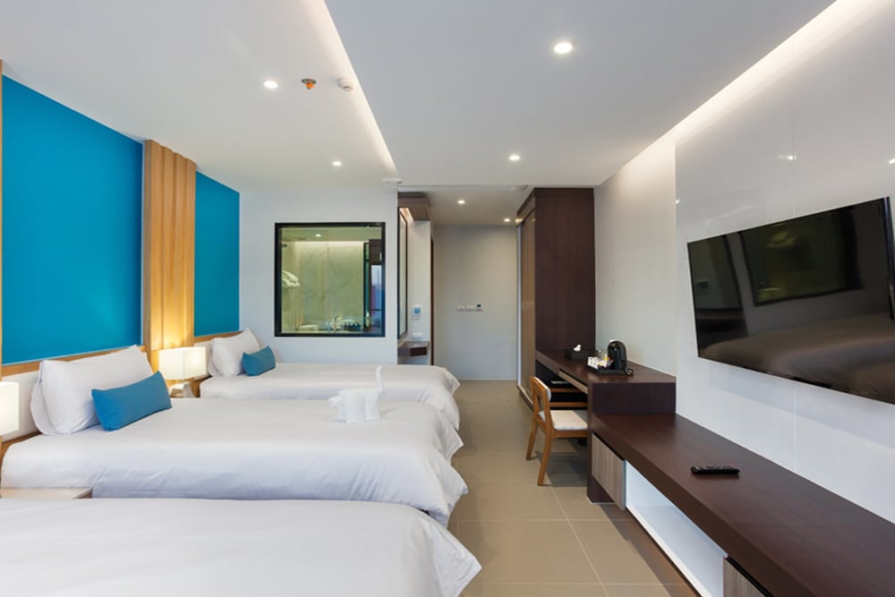 The Marina Phuket Hotel 9/54