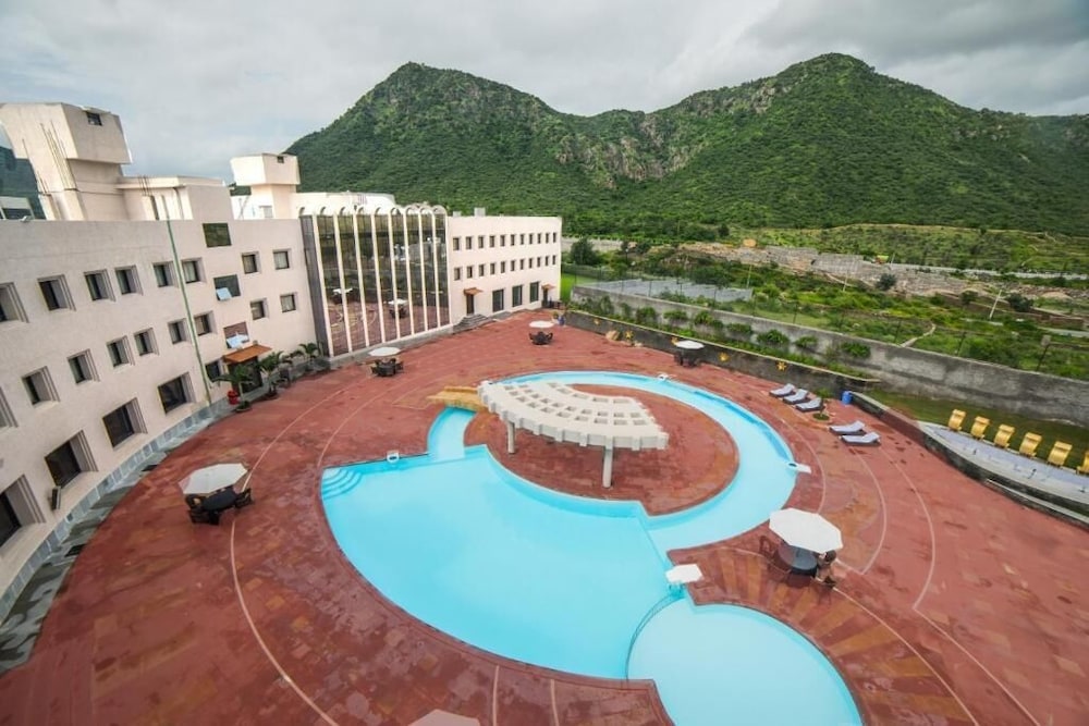 Spectrum Resort, Spa & Convention 45/48